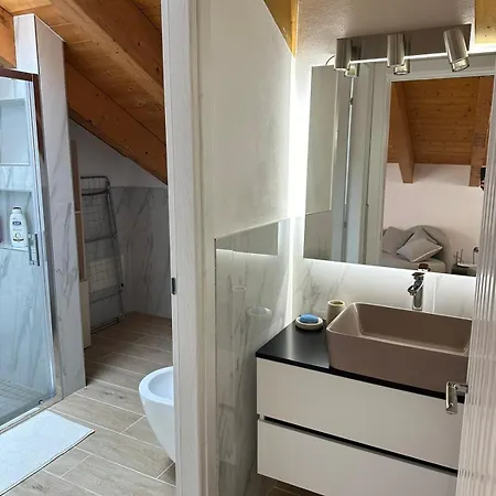 Residenza Zotaj La Mansarda Apartmán *