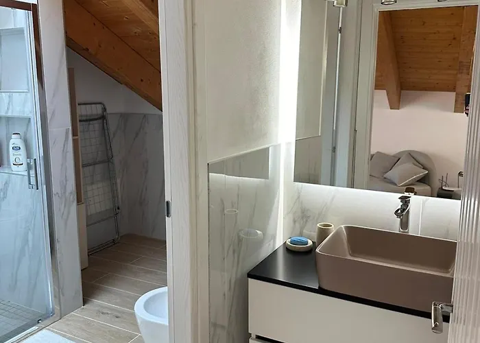 Residenza Zotaj La Mansarda 아파트 *