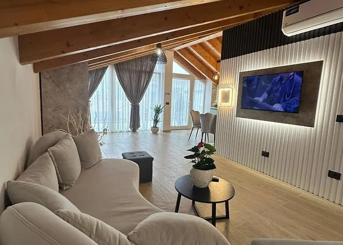 아파트 Residenza Zotaj La Mansarda