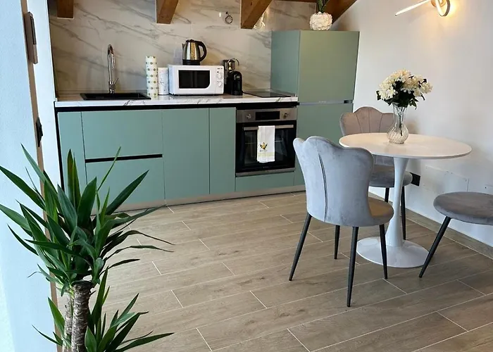 Residenza Zotaj La Mansarda 아파트 카살레몬페라토