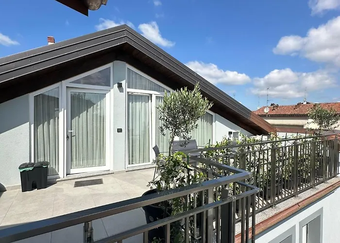 Residenza Zotaj La Mansarda 카살레몬페라토
